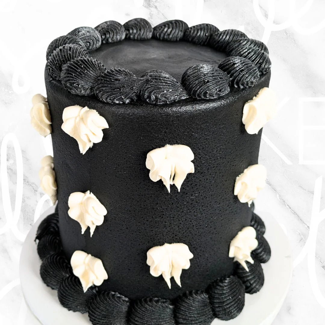 Buttercream Ribbon Vintage in Black Cake